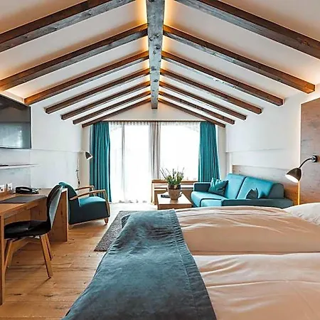 Hotel Alpen - & Dining 4*