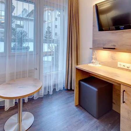 Hotel Alpen - & Dining