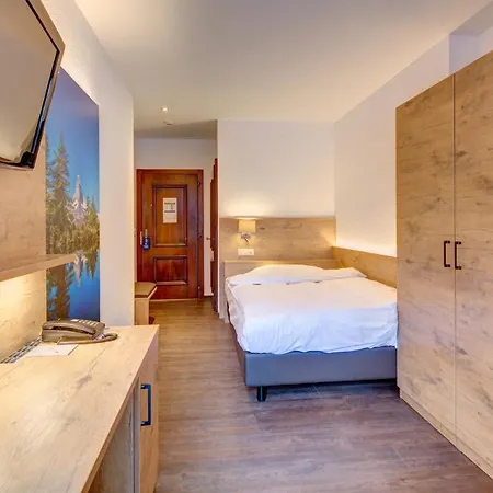 Hotel Alpen 4*